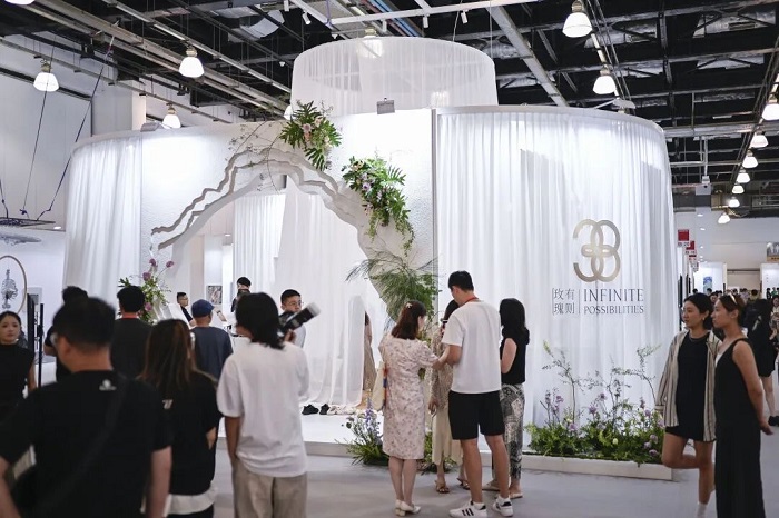 践行“多元·共生”，玫有瑰则美学空间于2025艺博会载誉收官，打造沉浸式艺术盛宴