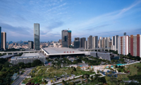 国内首例!GeminiLED超薄双面屏正式落地深圳北站